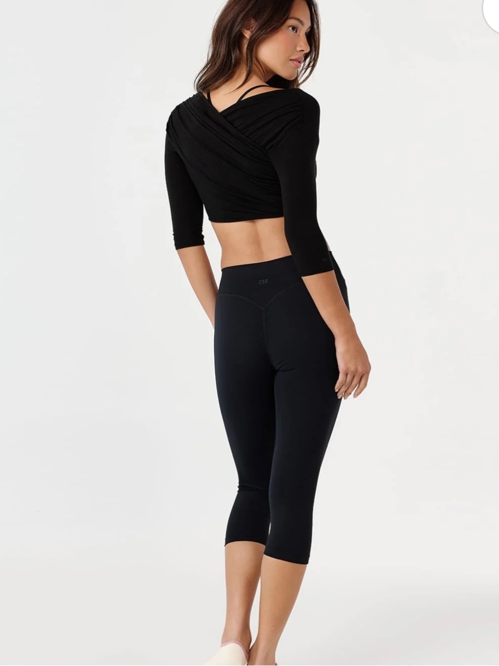 CSB Form Invisible Scrunch Capri Leggings in black